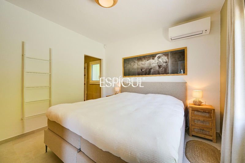Foto c865e72a-cc41-451b-8428-58dbeaaa2286. Casa amb calefacció aparcament piscina a Vall-llobrega