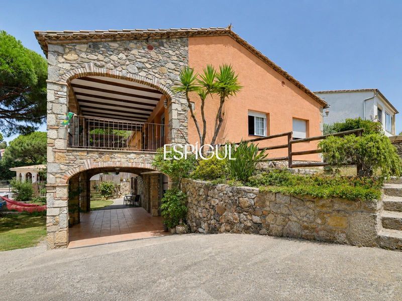 Foto d9eb79c6-b869-488b-a37b-96f2c3f21eb7. Casa amb calefacció aparcament piscina a Puig Ses Forques - Torre Colomina Sant Antoni de Calonge