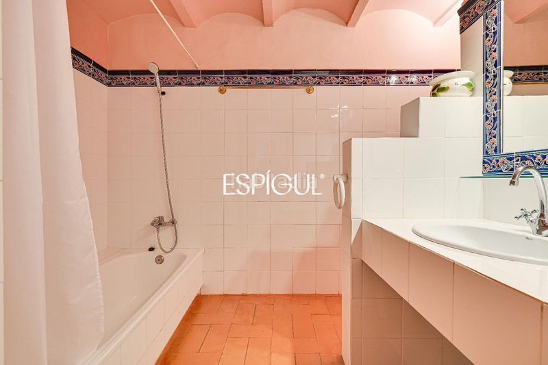 Foto 1aba903c-b1c9-44d0-b6f0-f64d1379edcb. Casa amb calefacció aparcament piscina a Bisbal d´Empordà (La)