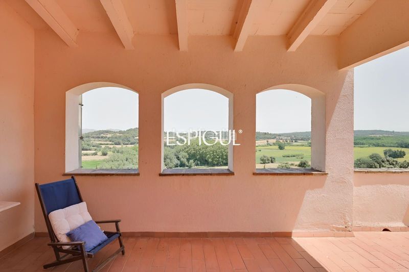 Foto 1dde6d12-1c5c-4173-8931-fcfad1b220e5. Casa amb calefacció aparcament piscina a Bisbal d´Empordà (La)