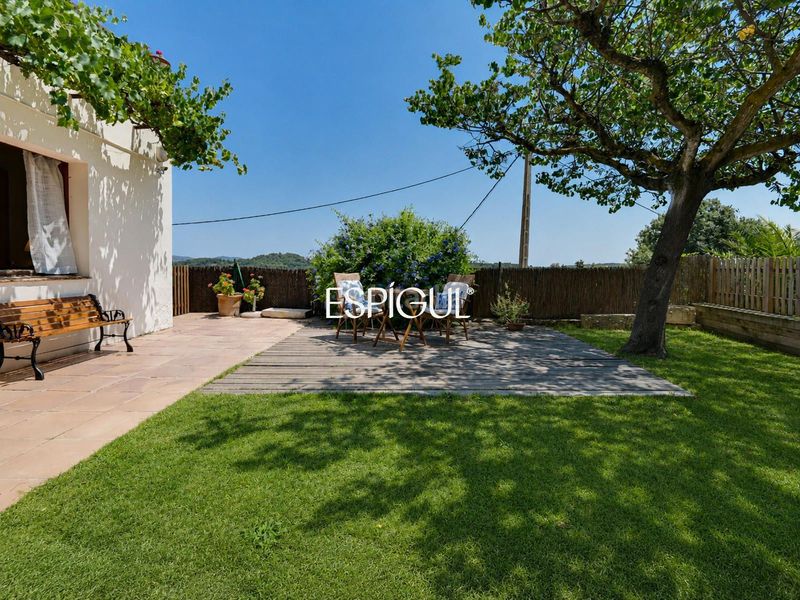 Foto cd1aa4ee-1969-4c21-804c-d9bd6026431e. Casa amb calefacció aparcament piscina a Bisbal d´Empordà (La)
