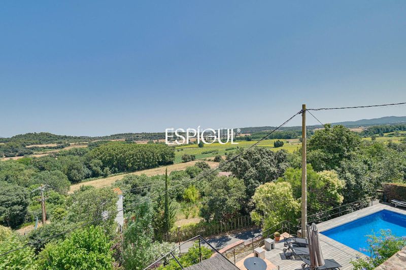 Foto ebdc7afb-49ef-4bab-84e1-e134af18964a. Casa amb calefacció aparcament piscina a Bisbal d´Empordà (La)