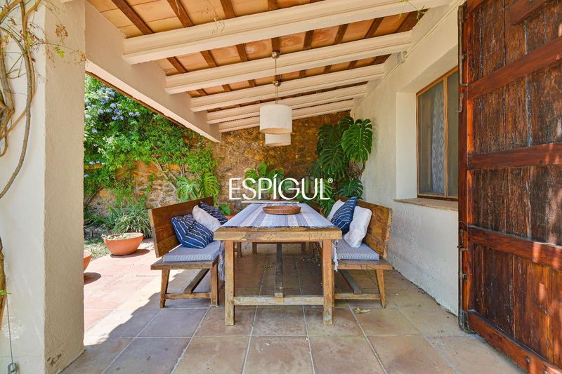 Foto f3aee2fc-9881-4583-ab76-4f2843b9e9f3. Casa amb calefacció aparcament piscina a Bisbal d´Empordà (La)