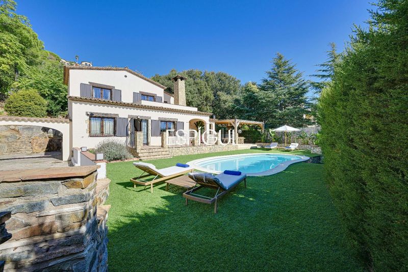 Foto 54411339-7e53-460c-85d4-cf063c28c6f7. Casa con riscaldamento parcheggio piscina terrazza in Calonge
