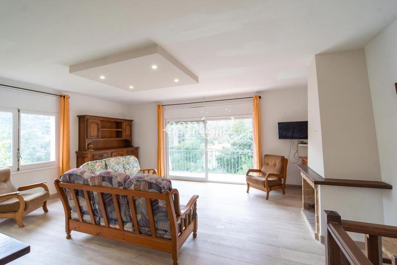 Foto 0080e1f0-79c6-46e1-88a8-f2657a9c8c8a. Casa  independiente en urbanización Rosamar en Santa Cristina d´Aro