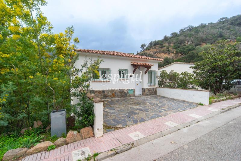 Foto 85f07ff8-fc2f-40e0-a1d2-8d03ab842eee. Casa  independiente en urbanización Rosamar en Santa Cristina d´Aro