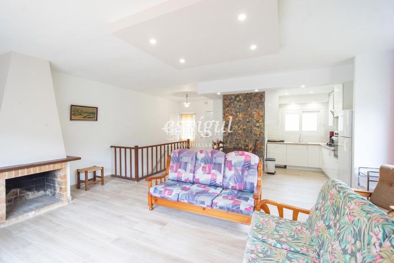 Foto d757bc30-3cbe-4323-8983-3b1669d20a9e. Casa  independiente en urbanización Rosamar en Santa Cristina d´Aro