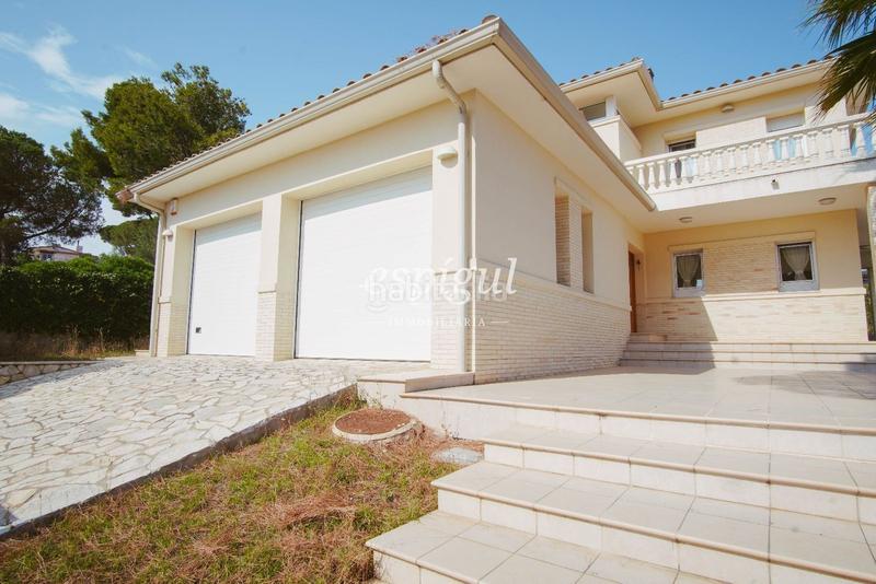 Foto 025b08cb-9b24-40f4-a4a6-ee207d429e15. Casa chalet en venta en torrebosca, platja daro en Platja d´Aro