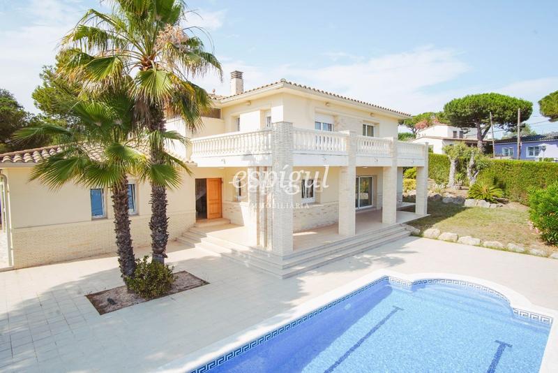 Foto 76df216a-05be-4d92-b94f-d99d0ef3d423. Casa chalet en venta en torrebosca, platja daro en Platja d´Aro
