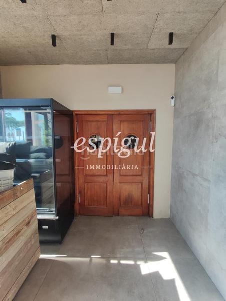 Foto c3a8fcbd-cee6-4457-a518-f1ae04373f32. Pas-de-porte local commercial dans Centre-Platja Platja d´Aro