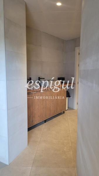 Foto 67fb50fe-284a-4e12-8f9e-659d597d271d. Traspàs local comercial a Centre-Platja Platja d´Aro