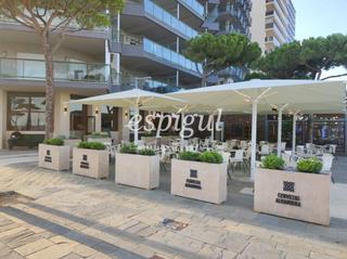Traspàs Local Comercial  Passeig marítim. Traspaso de restaurante en primera línea de mar en platja daro