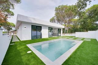 Casa  Magnlia. Confort y diseo en llagostera  vivienda de obra nueva de una pl