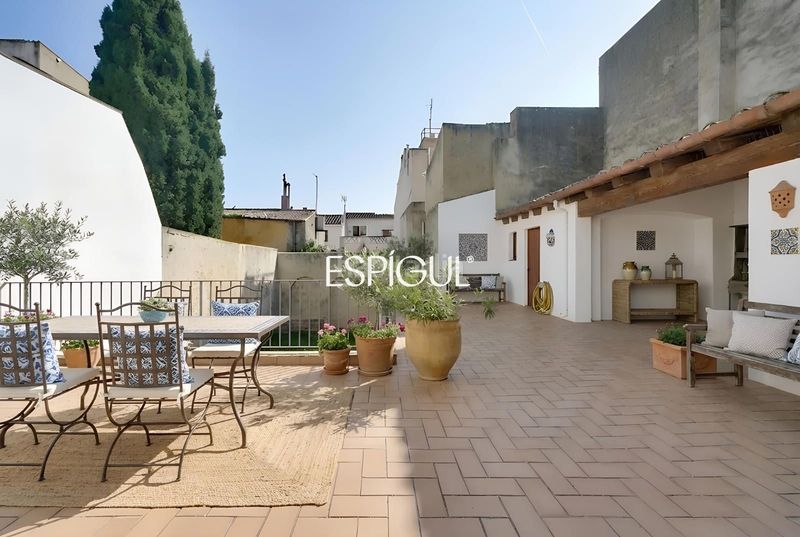 Foto 59f68423-6e8e-4ec5-b4b5-753918f11397. Casa amb aparcament a Torroella de Montgrí