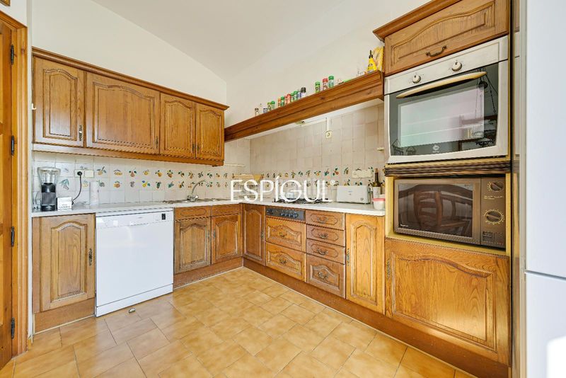 Foto 84be07a8-ef2a-4d95-b8e9-ca43fb68a0fb. Casa amb aparcament a Torroella de Montgrí