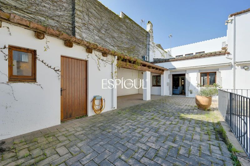 Foto e6c8b1f2-1648-464d-b2f1-d866db2a54c4. Casa amb aparcament a Torroella de Montgrí
