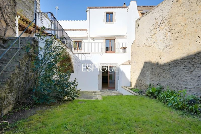 Foto fa040f28-9583-4ec4-9450-2acea8157569. Casa amb aparcament a Torroella de Montgrí