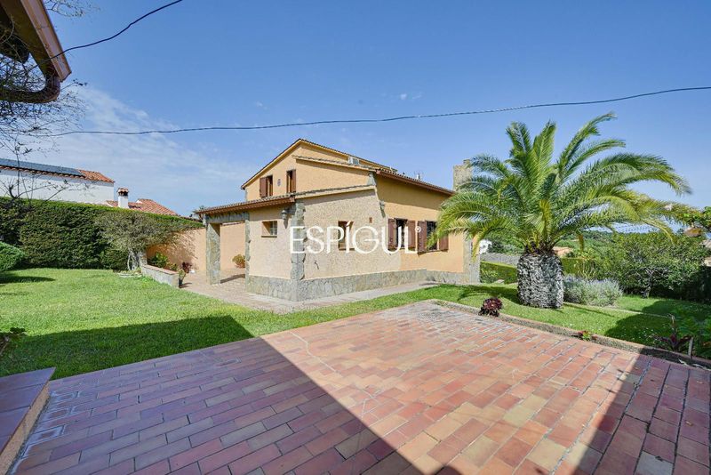 Foto a0b962e0-76e3-4c82-a591-b0e1e8bf7b66. Casa amb calefacció aparcament piscina a Cabanyes-Mas Ambrós-Mas Pallí Calonge