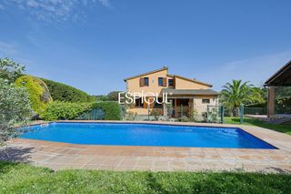 Maison  Mas palli. Amplia villa con piscina privada en mas pallí, calonge