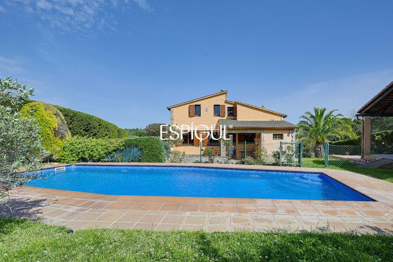 Foto bb88ad12-f993-4f94-af22-dc97ab211fdc. Casa amb calefacció aparcament piscina a Cabanyes-Mas Ambrós-Mas Pallí Calonge