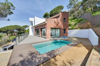 Casa  Mare de deu de montserrat. Bonita casa de obra nueva con espectaculares vistas en vallroman