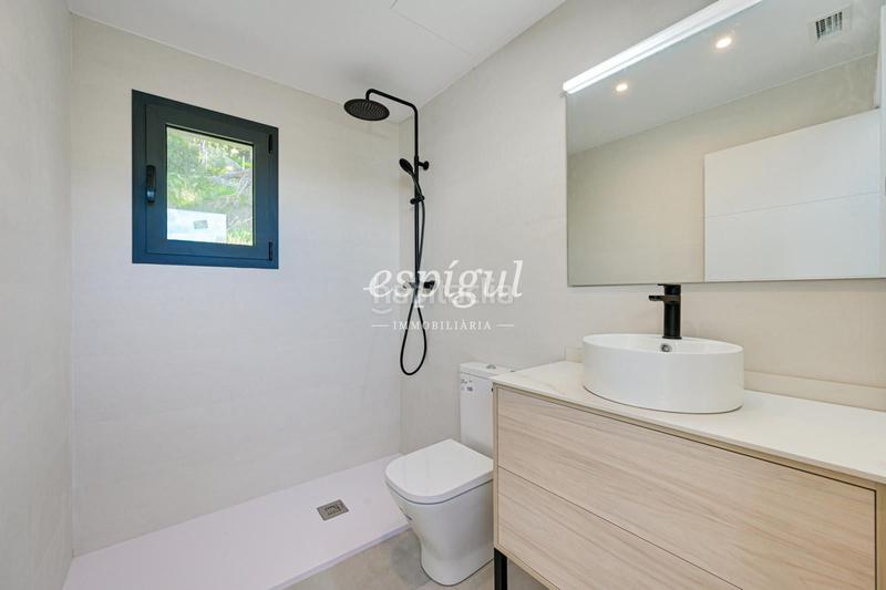 Foto 14e378e9-8446-40c0-a769-49c7e4bb91ec. Casa con riscaldamento parcheggio piscina in Vallromanes