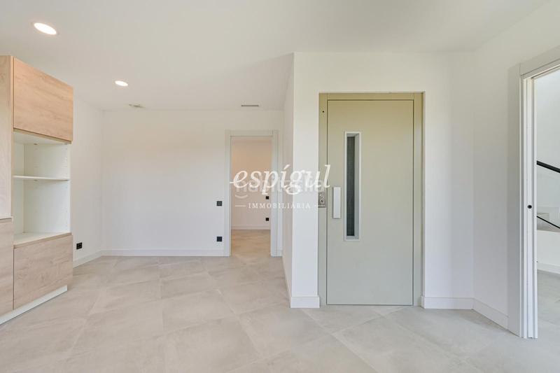 Foto 56683ec5-b0ae-497d-9111-db87fd18b222. Casa con riscaldamento parcheggio piscina in Vallromanes