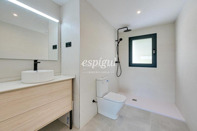 Foto b532805a-3687-4621-9b5c-378ecb3f8270. Casa con riscaldamento parcheggio piscina in Vallromanes