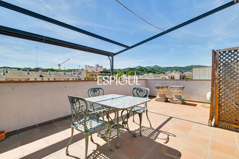 Foto 0f2d4a71-df81-44ea-903e-6272894a185d. Duplex con riscaldamento parcheggio in Zona alta Arenys de Mar