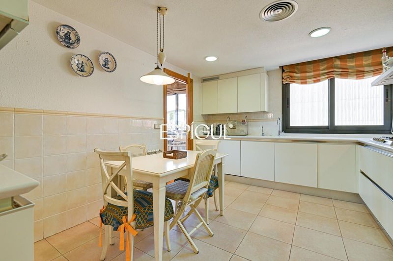 Foto d6975854-6eea-4701-a3b4-b8ae00b35d30. Duplex con riscaldamento parcheggio in Zona alta Arenys de Mar