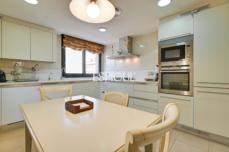 Foto eed2dbcc-6e26-4ae1-b9c7-08959d3bf31d. Duplex con riscaldamento parcheggio in Zona alta Arenys de Mar