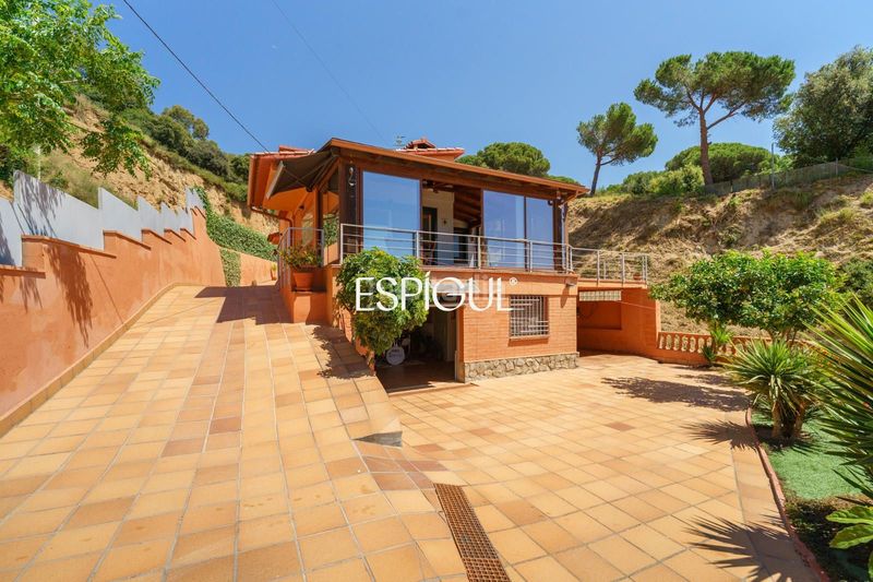 Foto 43636bd5-222b-4722-bd99-770b50ed94bc. Casa amb calefacció aparcament piscina a Teià