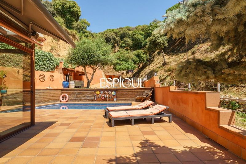 Foto 59e0f803-56c0-4c3c-9f20-4cb706e23411. Casa amb calefacció aparcament piscina a Teià