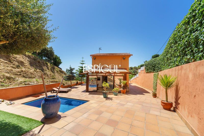 Foto 97763dd2-2623-474c-88b5-5966302bed20. Casa amb calefacció aparcament piscina a Teià