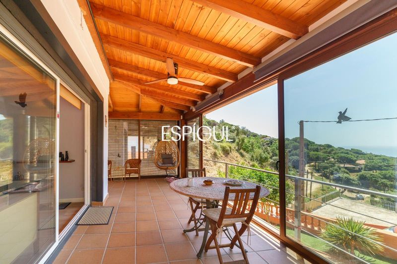 Foto d98965f6-fc9e-47fe-8c15-0e87588892f5. Casa amb calefacció aparcament piscina a Teià