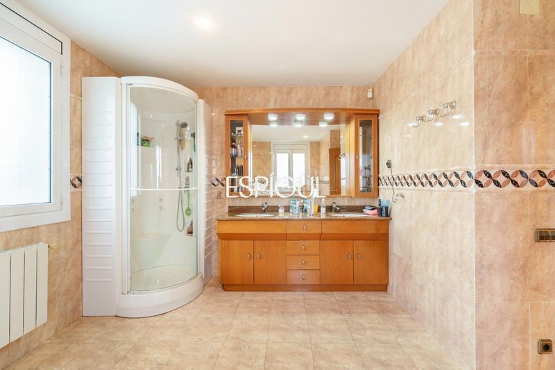 Foto 0d4190ef-5475-4893-b857-3a3a3ea974ba. Casa amb calefacció aparcament piscina a Vallromanes