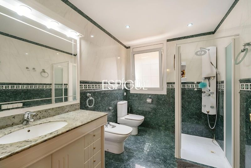 Foto 4de68221-f648-4afe-81a3-a3709435d015. Casa amb calefacció aparcament piscina a Vallromanes