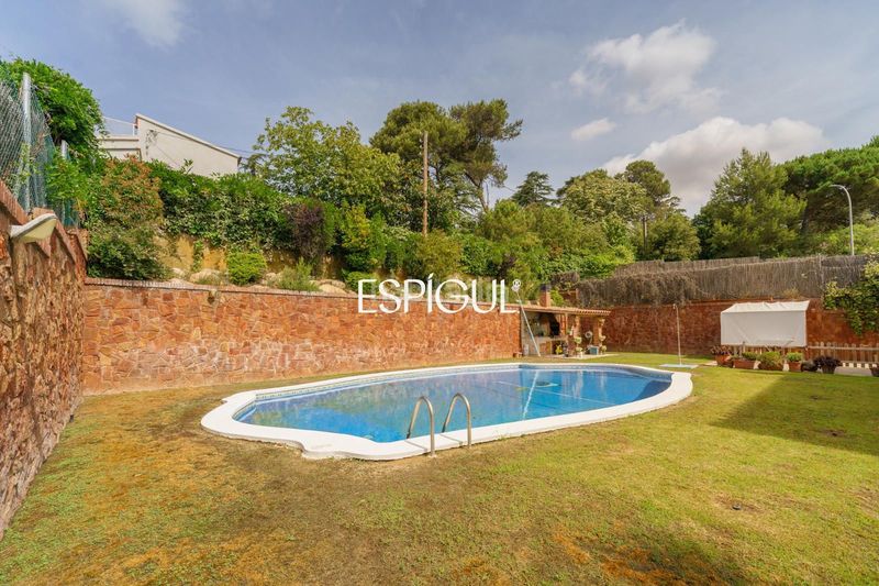 Foto 71be53c3-1a9b-4727-9957-c1a826be37e9. Casa amb calefacció aparcament piscina a Vallromanes