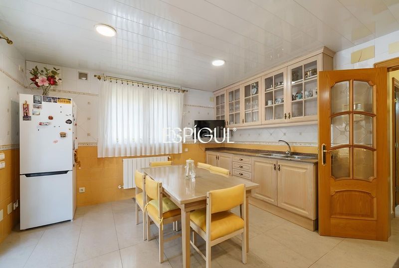 Foto f0d4cee0-8407-41e8-8d46-ae4e7331d9bf. Casa amb calefacció aparcament piscina a Vallromanes