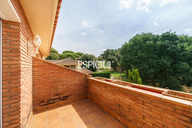 Foto f10403fa-23bb-48b0-9f2c-3d476427654d. Casa amb calefacció aparcament piscina a Vallromanes
