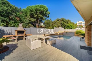 Casa  Calle josep cabruja. Casa totalmente refromada con piscina en canet de mar