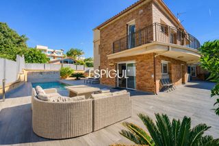 Casa  Calle josep cabruja. Casa totalmente refromada con piscina en canet de mar