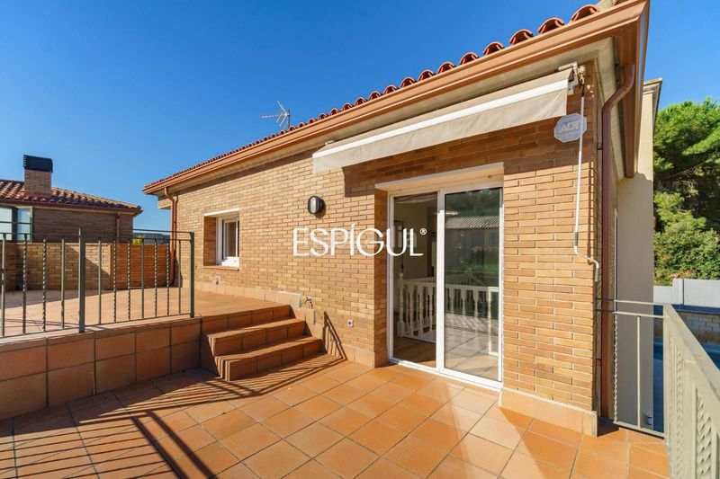 Foto cb9566e1-7d28-4488-8b20-d848bc9abad3. Casa amb calefacció aparcament piscina a Canet de Mar