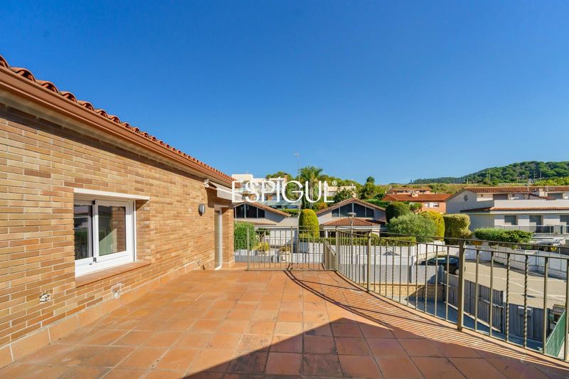 Foto d0be140b-6bae-4789-bdcd-8af928e58941. Casa amb calefacció aparcament piscina a Canet de Mar