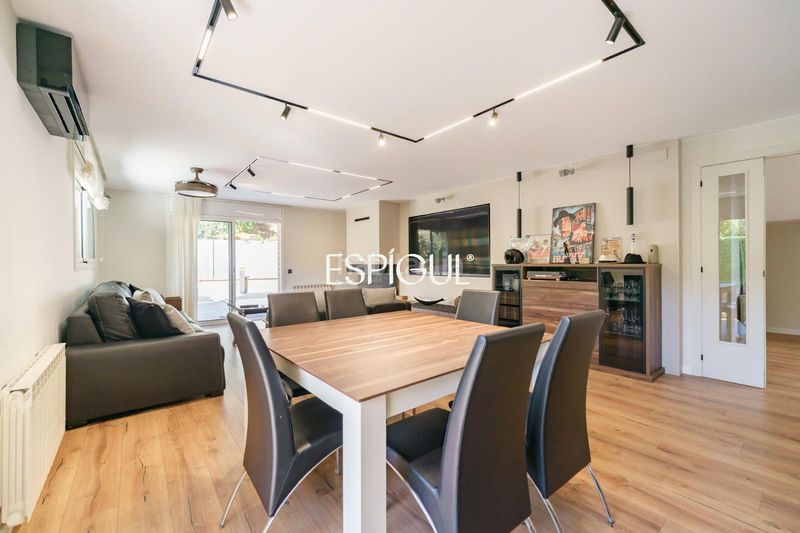 Foto ebe6f1b5-a225-4373-9473-fa2a14820869. Casa amb calefacció aparcament piscina a Canet de Mar