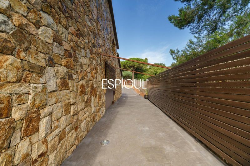 Foto 41a0e1c8-b6c0-4651-a135-0ef2d531b5ec. Casa amb calefacció aparcament a Nucli Urbà Argentona