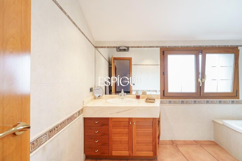Foto b3ebfc7b-500e-489c-92c1-961a60080867. Casa amb calefacció aparcament a Nucli Urbà Argentona