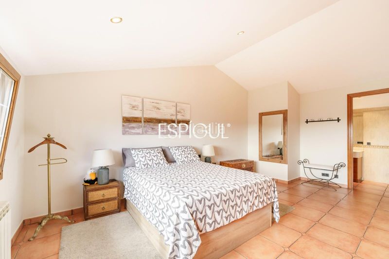 Foto b8ccd631-eb3a-4aea-b1f6-93440d084231. Casa amb calefacció aparcament a Nucli Urbà Argentona