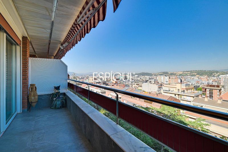 Foto b7673498-539d-4f9c-9887-eec600880c55. Àtic amb calefacció aparcament piscina a Centre Granollers