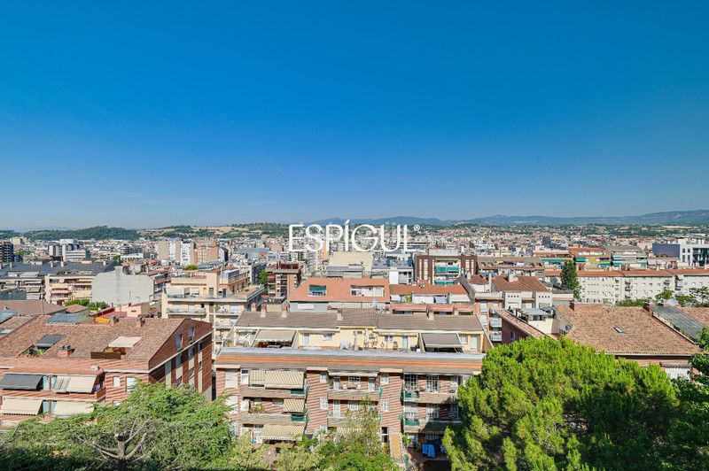 Foto ba0ba860-2d3e-4899-b962-dd8b8f7dd301. Àtic amb calefacció aparcament piscina a Centre Granollers